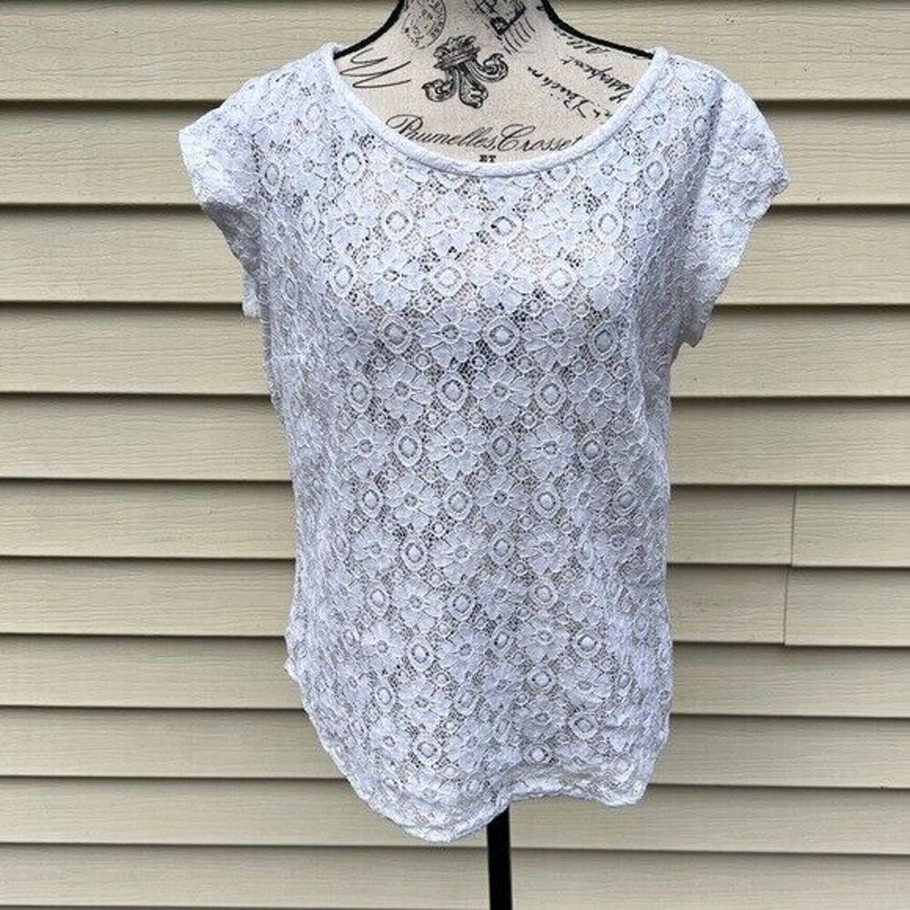 Stylus white lightweight semi sheer lace short sleeve blouse with keyhole back